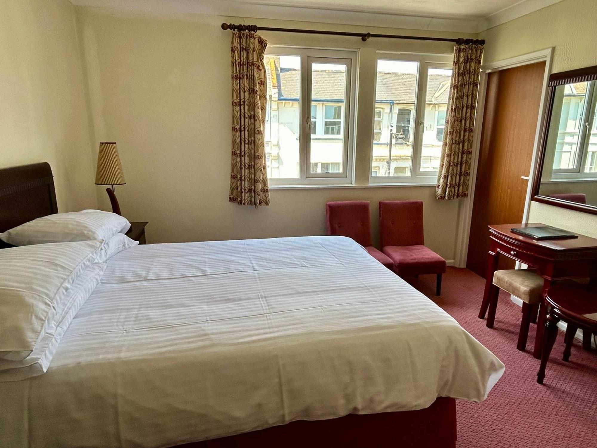 Regent Court - Seafront, Sandown - Free Car Ferry For Bookings Of 3 Or More Nights, Subject To Availability Δωμάτιο φωτογραφία