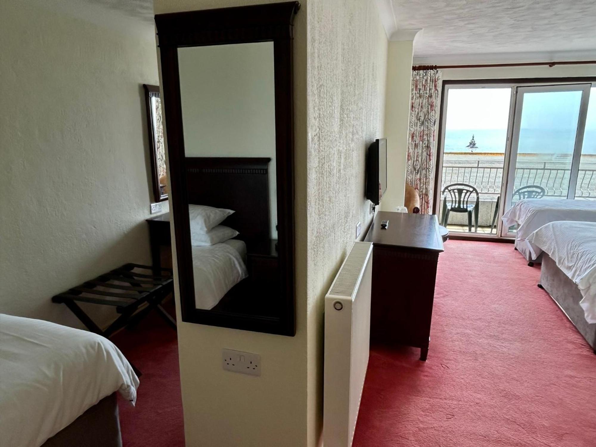 Regent Court - Seafront, Sandown - Free Car Ferry For Bookings Of 3 Or More Nights, Subject To Availability Δωμάτιο φωτογραφία